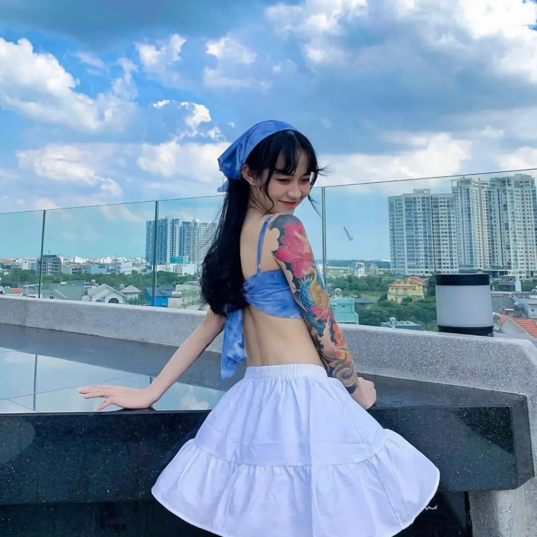 挎斗摩托车里的狗